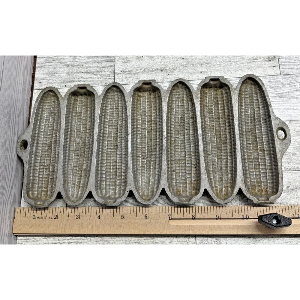 Vintage‎ Corn Bread Pan Cast Aluminum 7 Stick Cornbread Mold